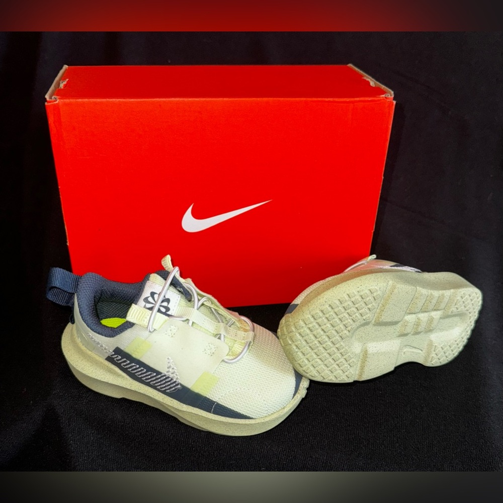 Size 7 Nike Sneakers